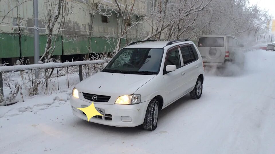 Демио хабаровск. Мазда демио 1. Мазда демио 2002. Мазда демио 1999. Demio 2002.