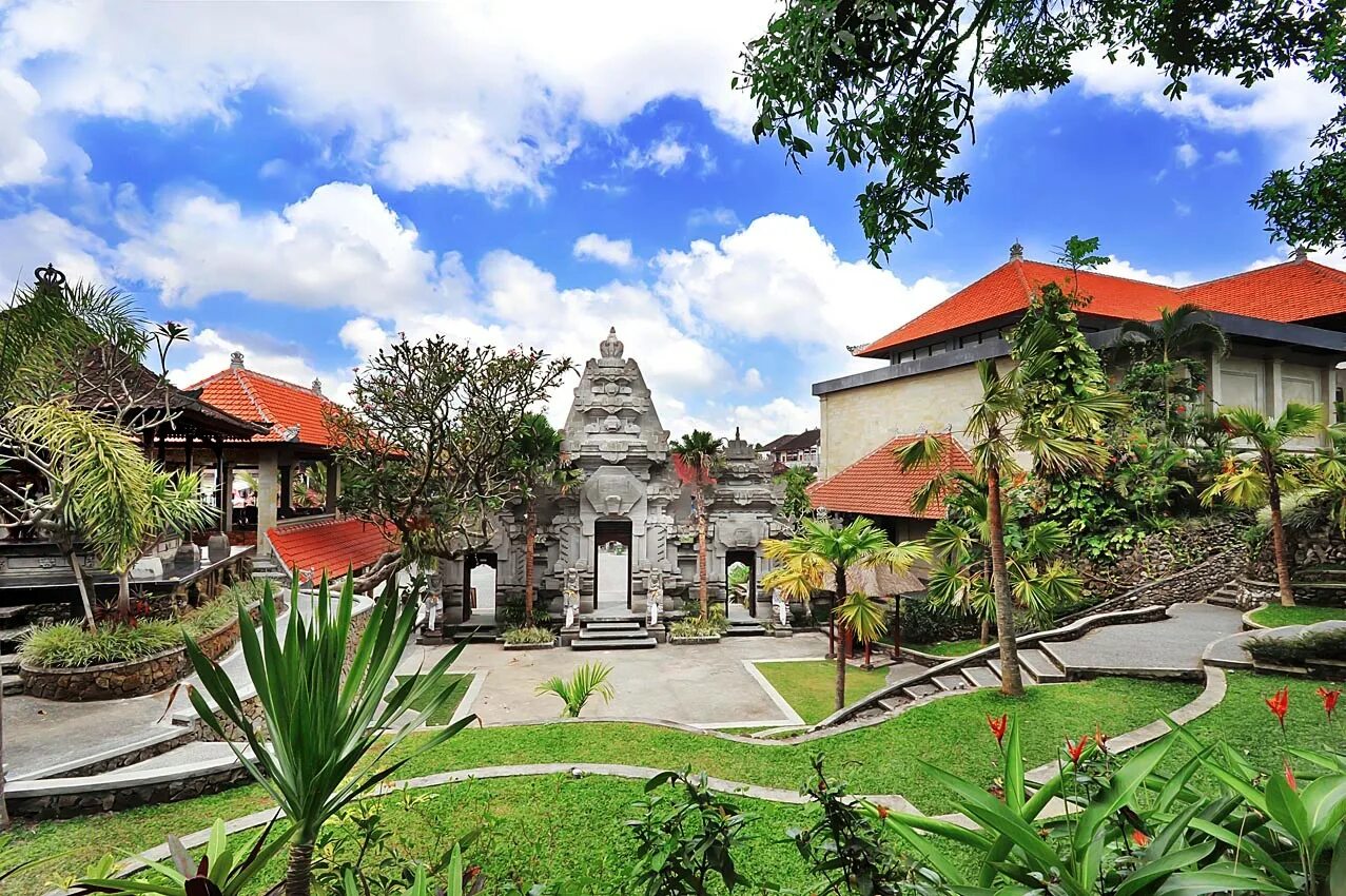 Убуд - культурный центр острова бали. Ubud бали индонезия. Убуд - культурный центр острова бали. Бали храм на воде. Убуд храмы.