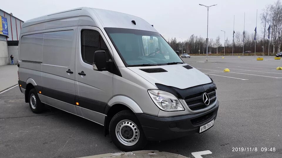 Мерседес спринтер 2.2 cdi. Mercedes Benz Sprinter 215. Мерседес Бенц Спринтер 215 CDI. Mercedes-Benz Sprinter (2g). Мерседес Спринтер 215 средний.