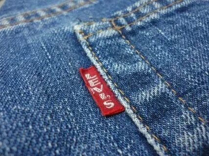 Levis red