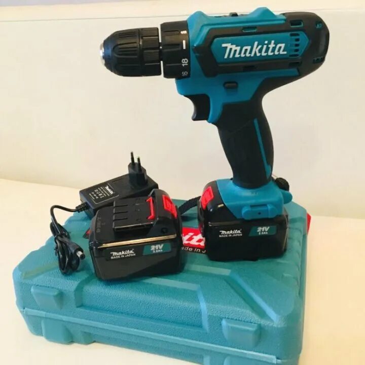 Шуруповерт Makita 21v. Шуруповерт мааита21вольт. Макита 21 вольт шуруповерт. Шуруповерт Makita 21v оригинал. Шуруповерт 21v купить