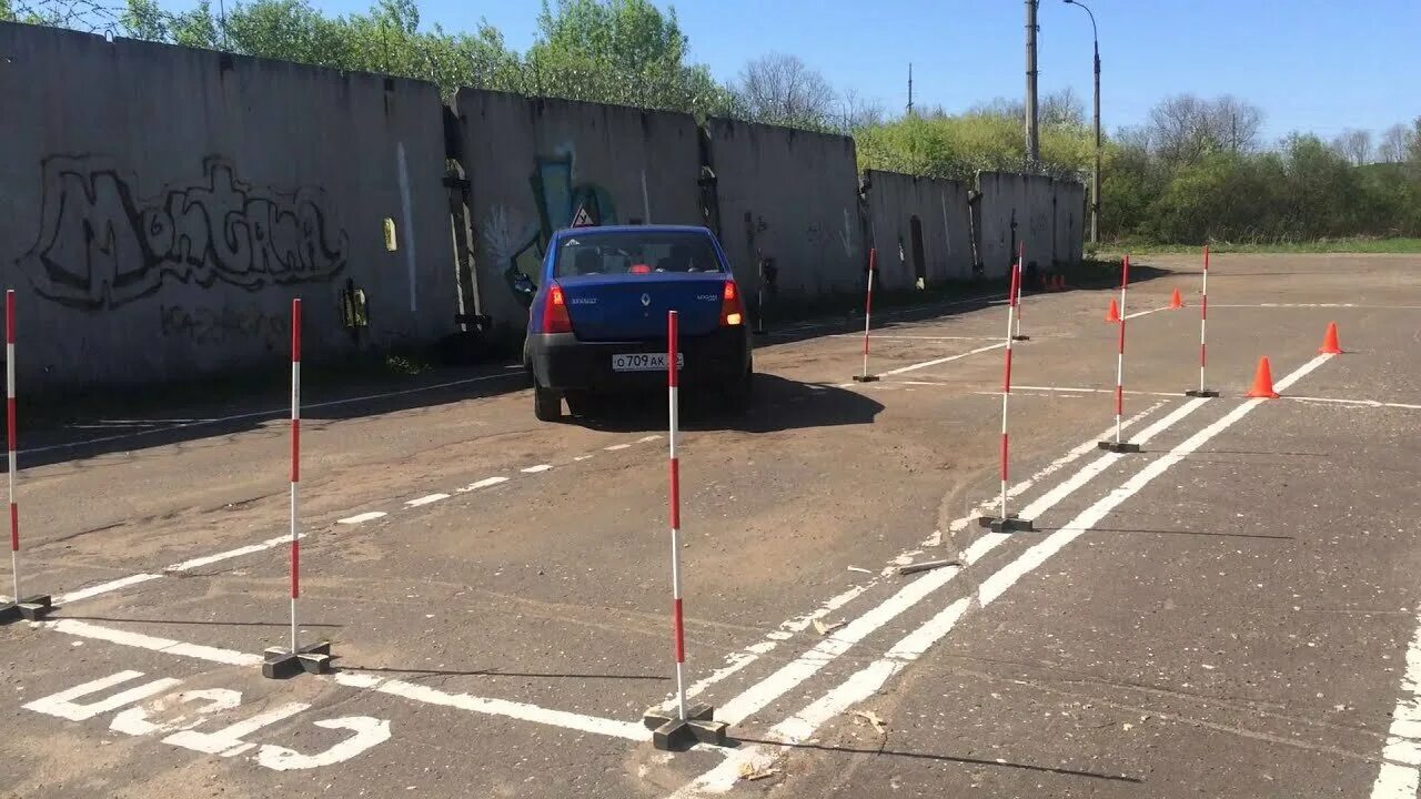 Эстакада экзамен в гаи. Автоинструктор 62. Автоинструктор 62 задний ход. Автоинструктор 62 задний ход. Диагональная парковка фото.
