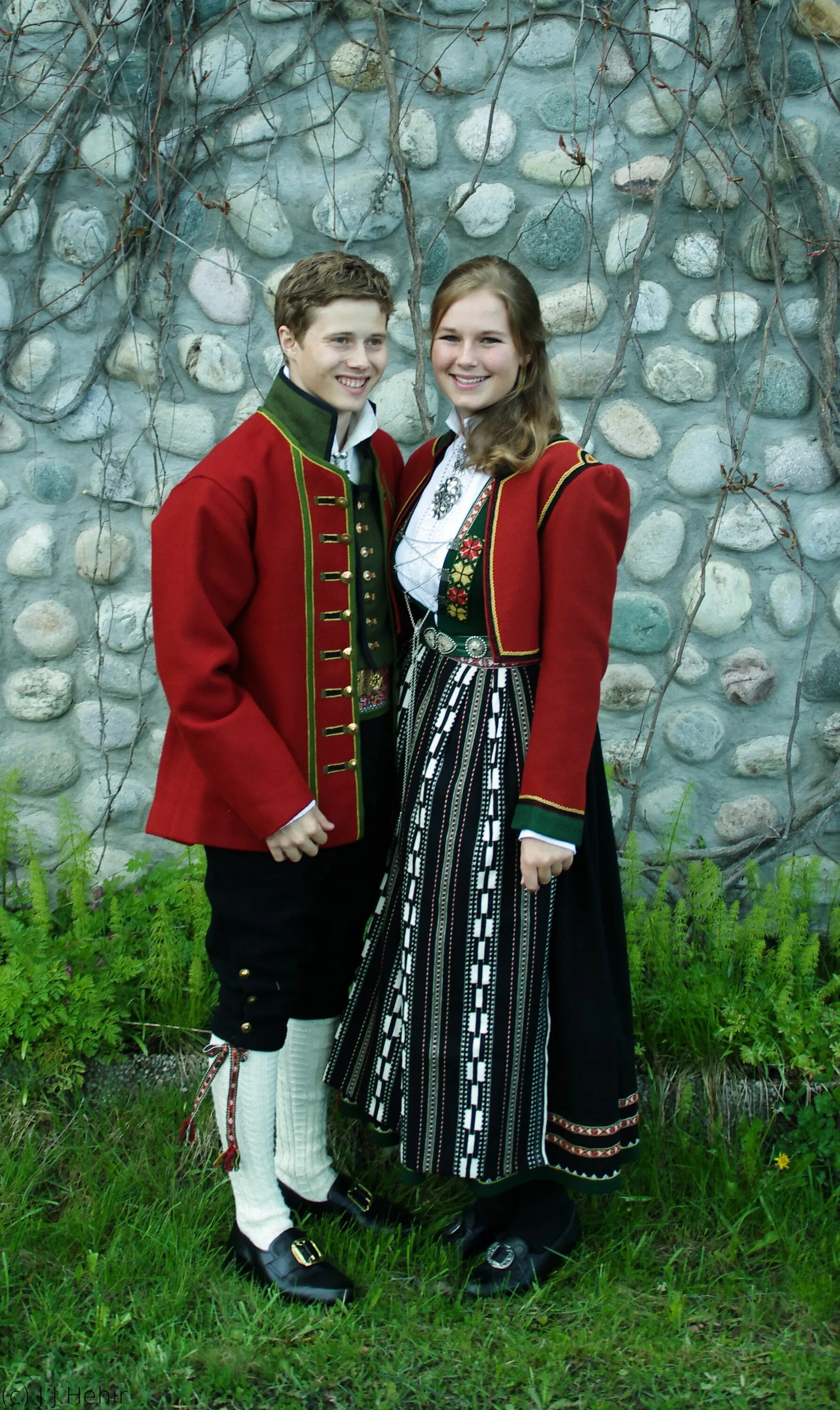 Бюнад традиционная одежда Норвегии. Бюнад костюм норвежский национальный мужской. Бюнад Норвегия мужской. Традиционный костюм Норвегии бюнард. Традиционные комплекты мужской
