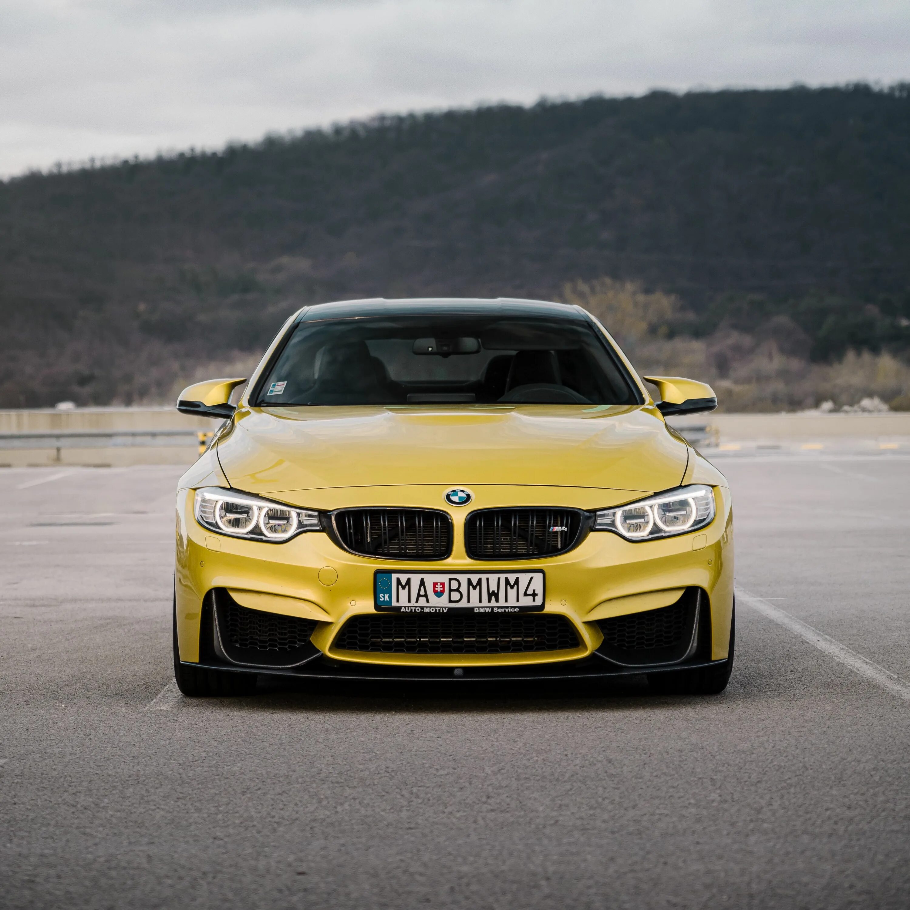 БМВ м4. Машина БМВ m4. Желтый BMW m4 2015. БМВ м5 желтая.