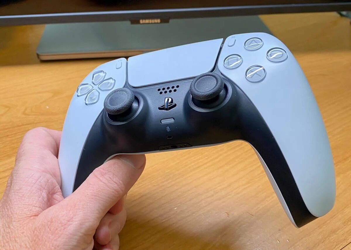 Как снять замок с игры на ps5 Apple добавила поддержку геймпадов от PS5 и Xbox Series