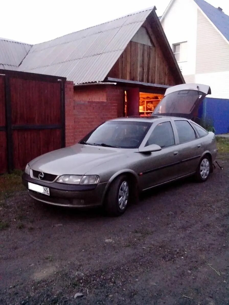 Опель вектра б 1998г. Опель Вектра 1998. Opel Vectra b 1998. Опель Вектра лифтбек 1998. Opel Вектра 1998.