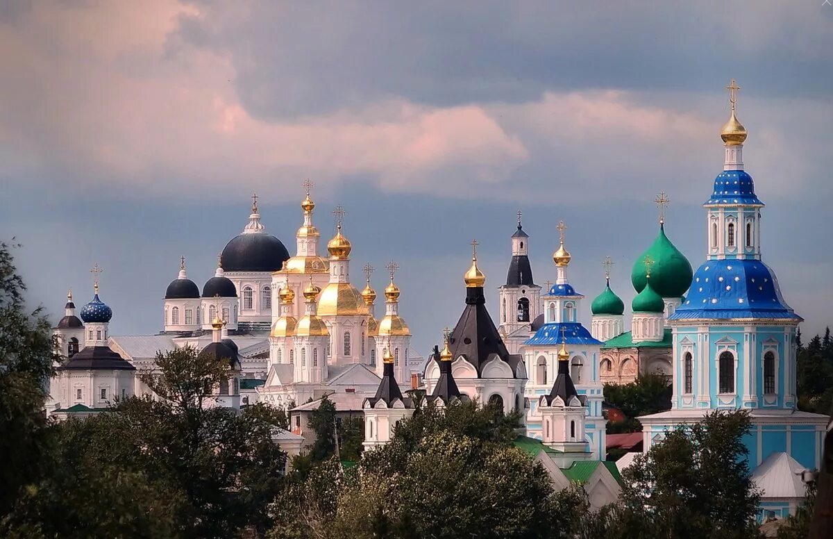 Церковь покрова на нерли рассвет. Русь православная церковь. Золотые купола арзамас. Рассвет. Храм покрова на нерли рассвет.