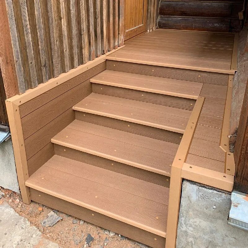 красивое крыльцо. красивые крылечки. ступеньки в частный дом. крыльцом как пишется. деревянное крыльцо в частном доме.