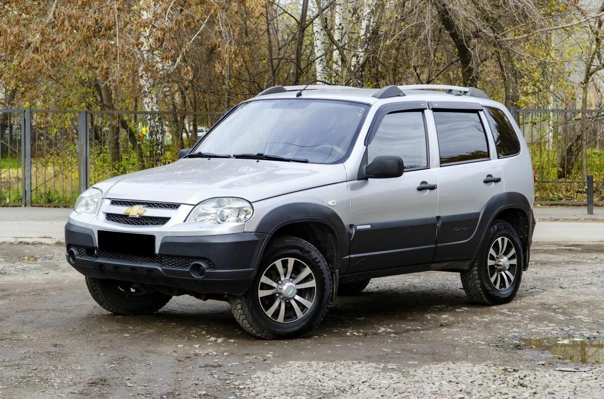 Шевроле бу алтайский край. Chevrolet Niva 2011. Шевроле Нива 2011 года. Нива Шевроле 2011г. Шевроле Нива 2011 2012.