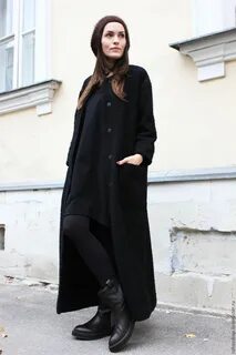 Женщина в длинном пальто