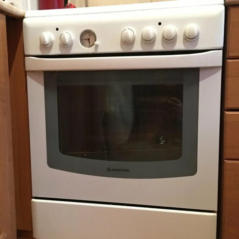 Плита ariston старая. Плита ariston 7 cuochi. Электроплита ariston c6v9 mr. Газовая плита аристон с647gar. Плита аристон фото.