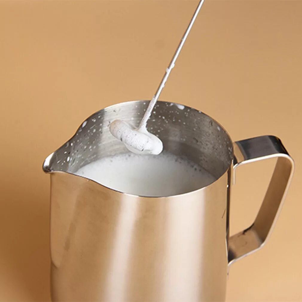 взбивание молока для кофе. взбивать молоко для капучино. молоко для взбивания для капучино. сколько взбивать капучинатором молоко. сколько взбивать капучинатором молоко.