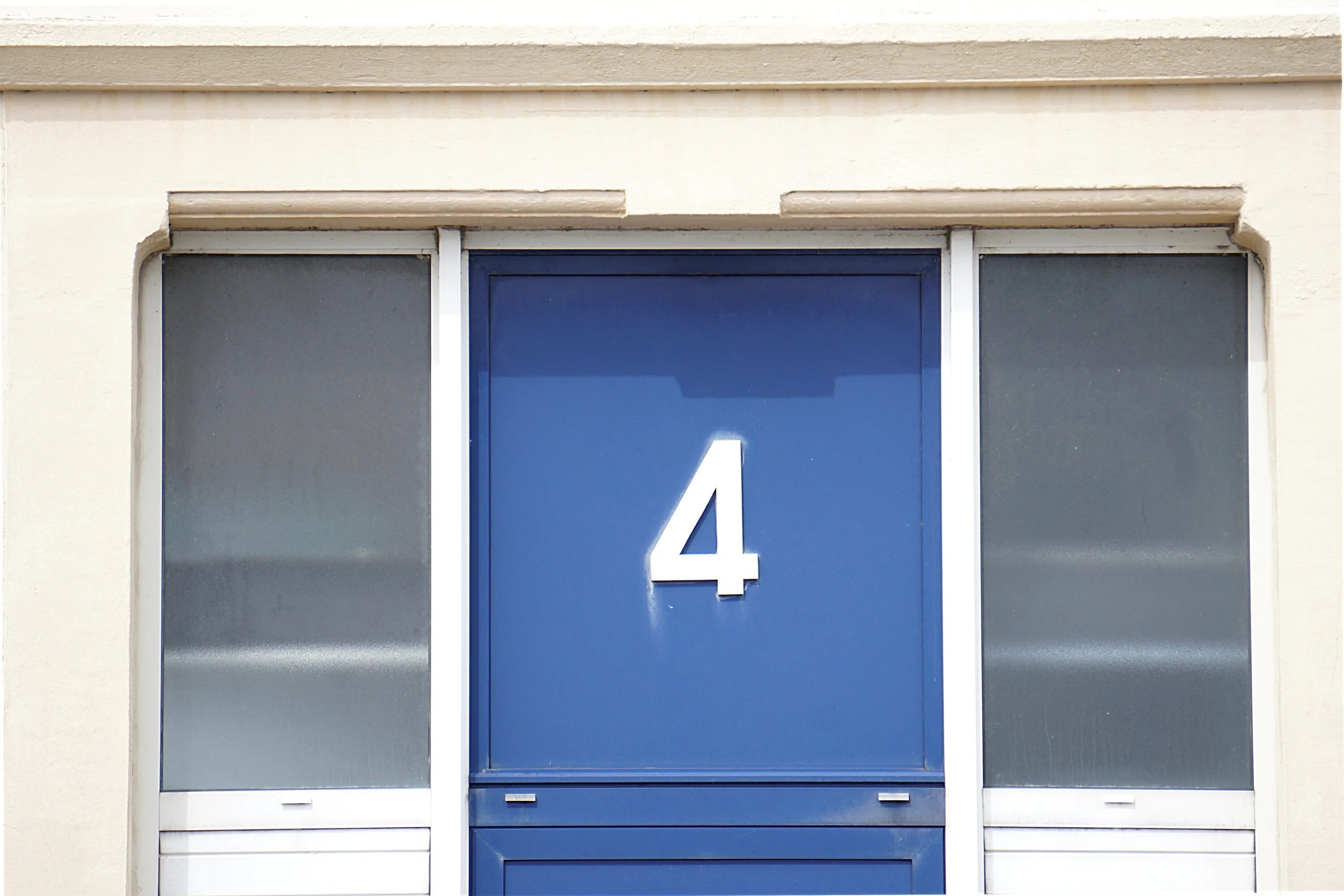 Номер Doors. Дверь с цифрой четыре. Железная синяя дверь стеклянная. Вертикальный номер на окно. Вертикальный номер телефона
