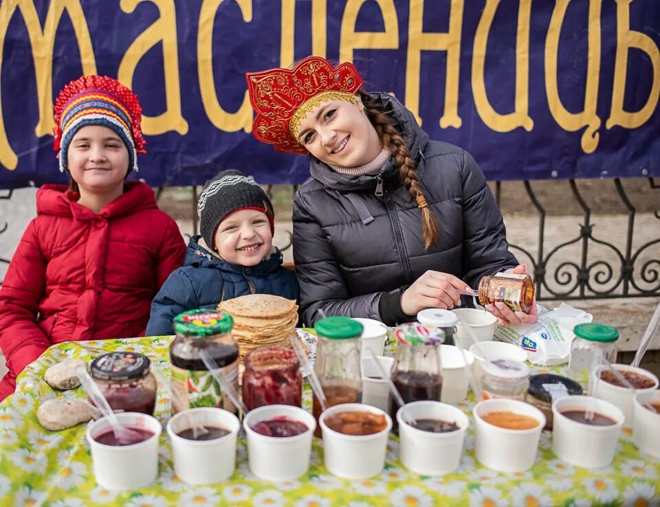 Сырный день Масленица. Семейный ужин в последний день Масленицы. Сырная неделя. Сырная седмица. Масленичная неделя сырная