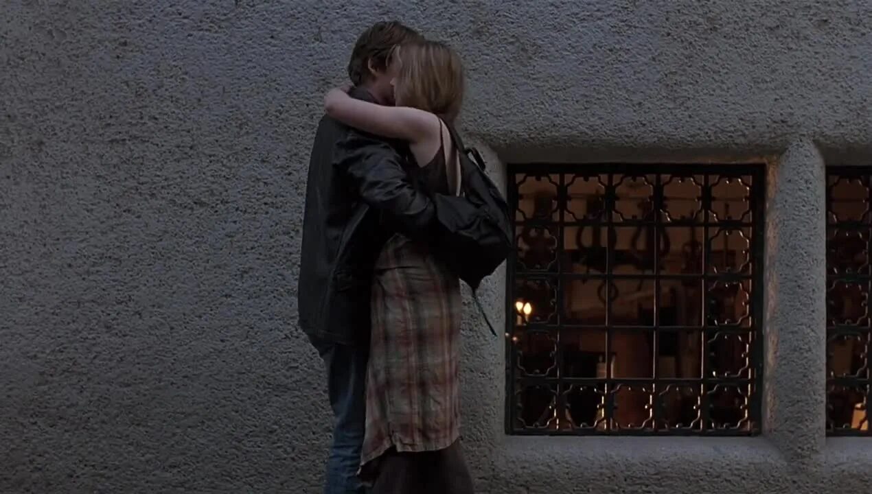 Перед рассветом читать. Перед рассветом / before Sunrise (1995). Итан Хоук перед рассветом. Линклейтер перед рассветом.