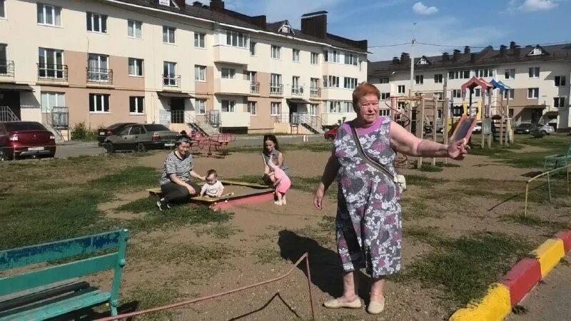 как текут пиковские дома. неподалеку от кешкиного дома протекала егэ. неподалеку от кешкиного дома протекала егэ. неподалеку от кешкиного дома протекала егэ. фото с крыши пятиэтажки.