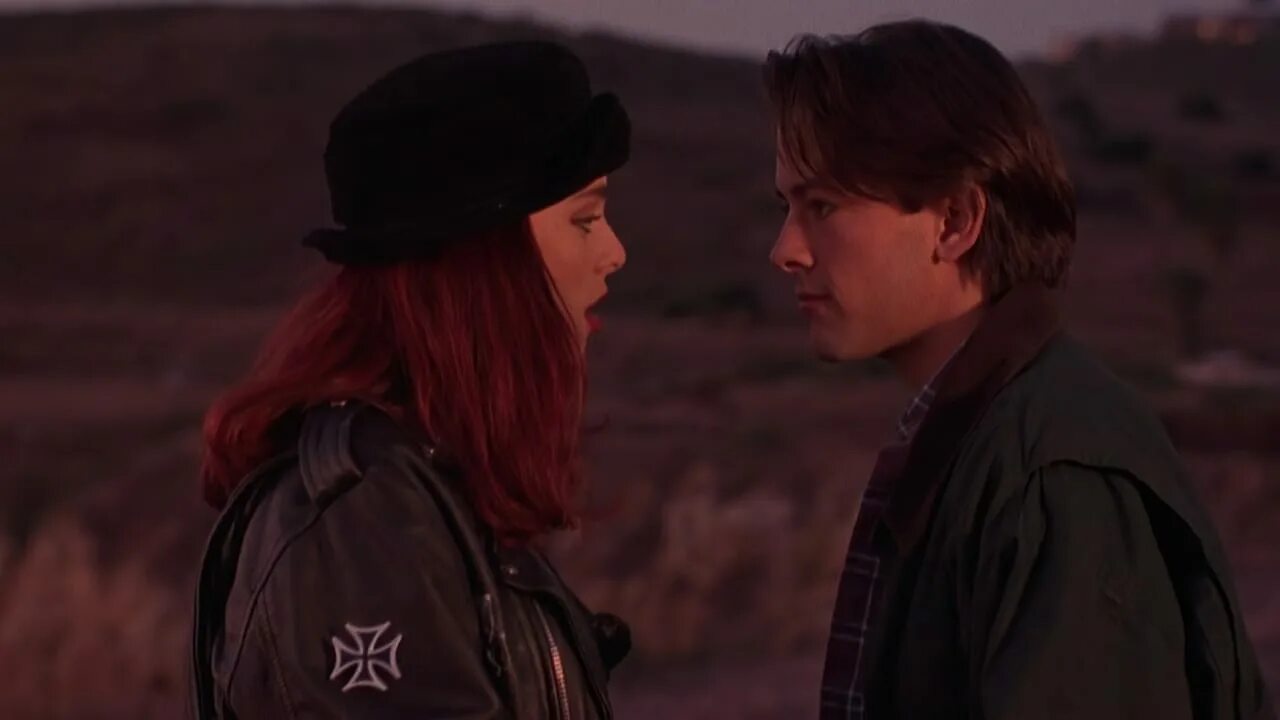 Мелинда кларк возвращение живых мертвецов 3. Возвращение живых мертвецов 3 1993. Мелинда кларк возвращение живых мертвецов 3. Возвращение живых 3. Возвращение живых мертвецов 3 постер.