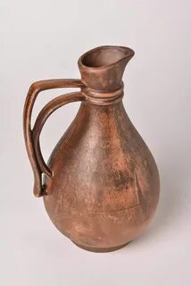 Изображен глиняный кувшин