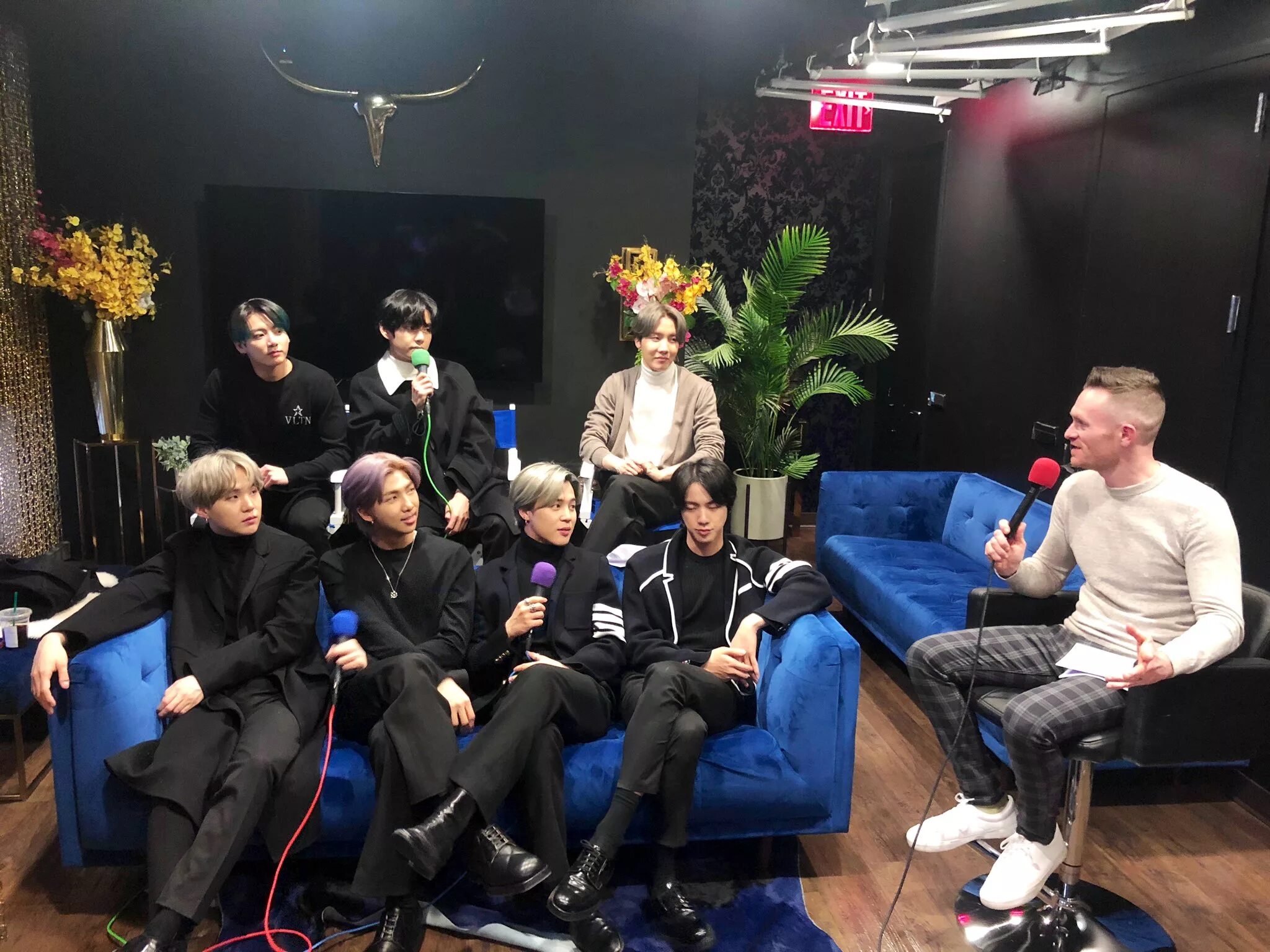 Бтс интервью 2021. Бтс интервью 2020. Bts интервью. Группа бтс интервью. Группа бтс интервью.