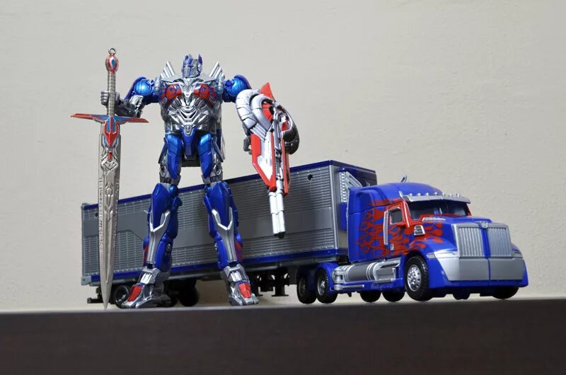 Включи трансформеры оптимус прайм. #37992 оптимус прайм. трансформер battle call optimus prime. оптимус прайм 3.0. трансформеры прайм оптимус вездеход.