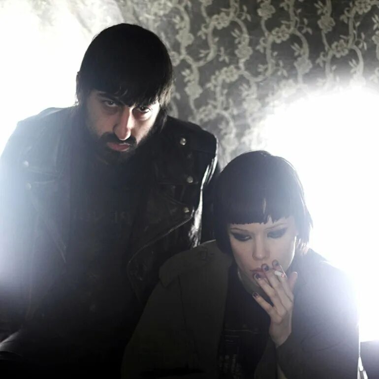 Crystal castles transgender перевод. Итан кэт crystal castles. элис гласс и итан кэт. итан кэт до crystal castles. crystal castles а29.