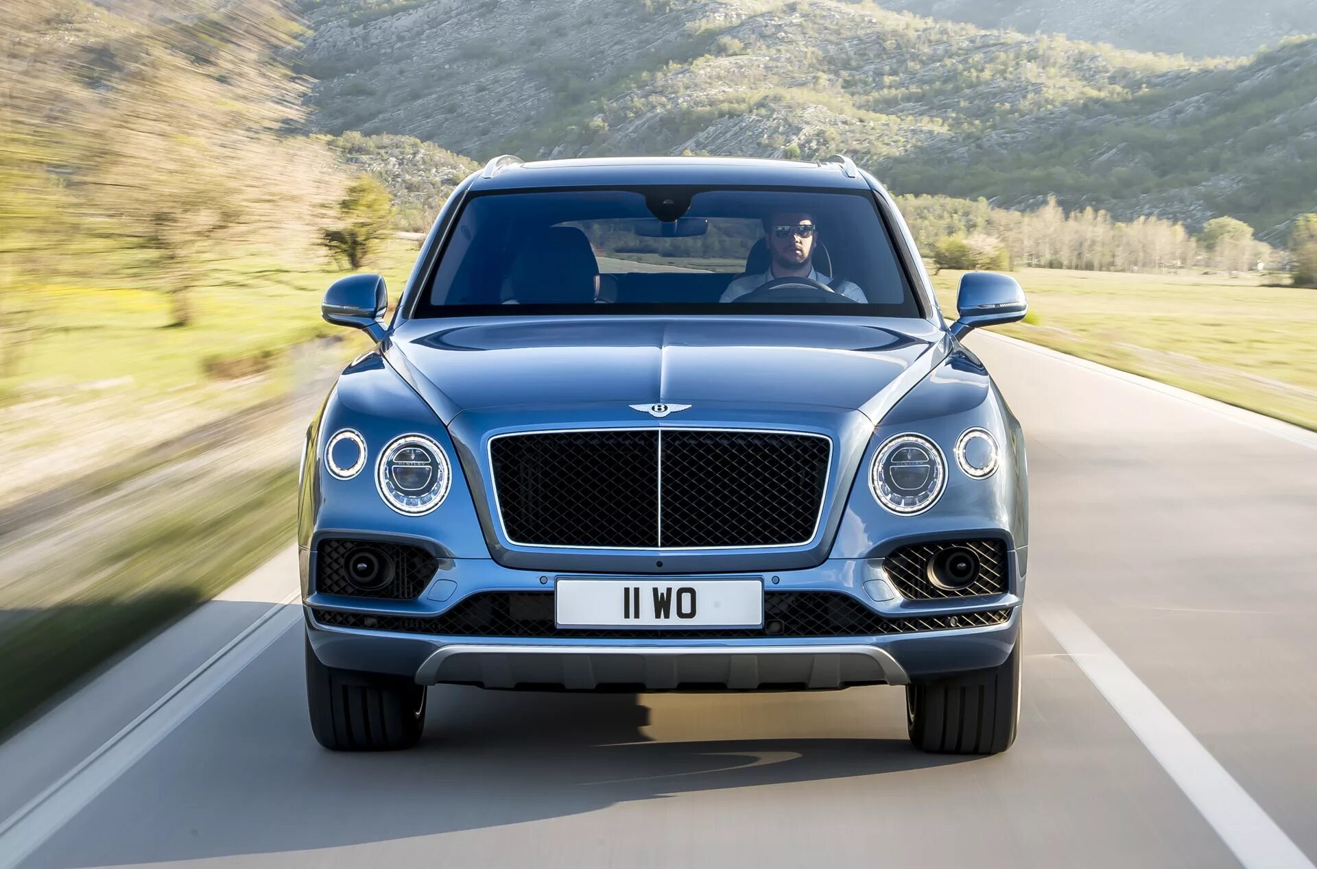 Бентли бентайга 2016. Bentley Bentayga. Bentley Bentayga 2022. Bentley Bentayga 2015. Bentley джип 2021.