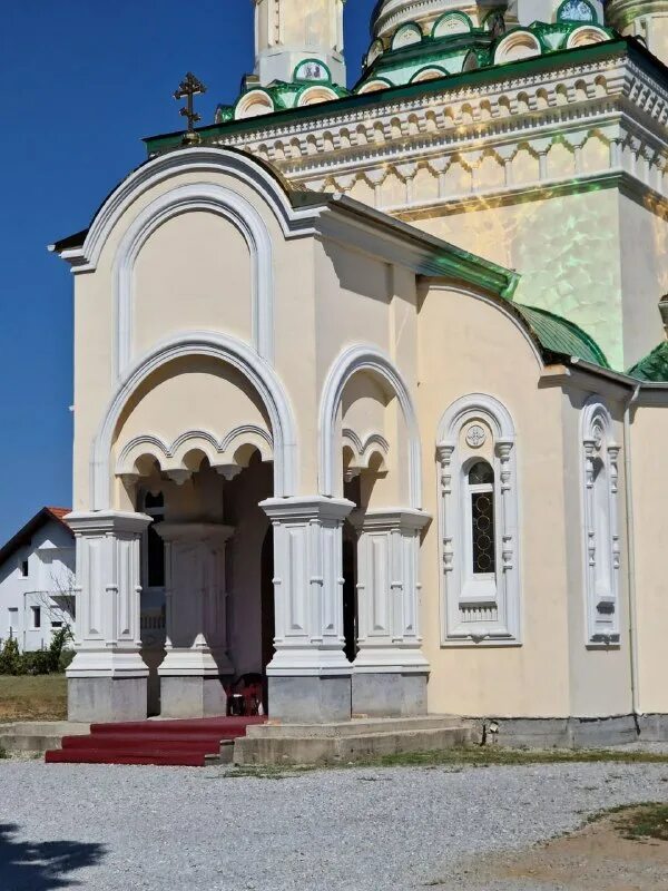 храм станет место. храм в селе красное красная пахра. смоленская церковь троице-сергиевой лавры. храмхриста спаситедя в млскве. храм станет место.