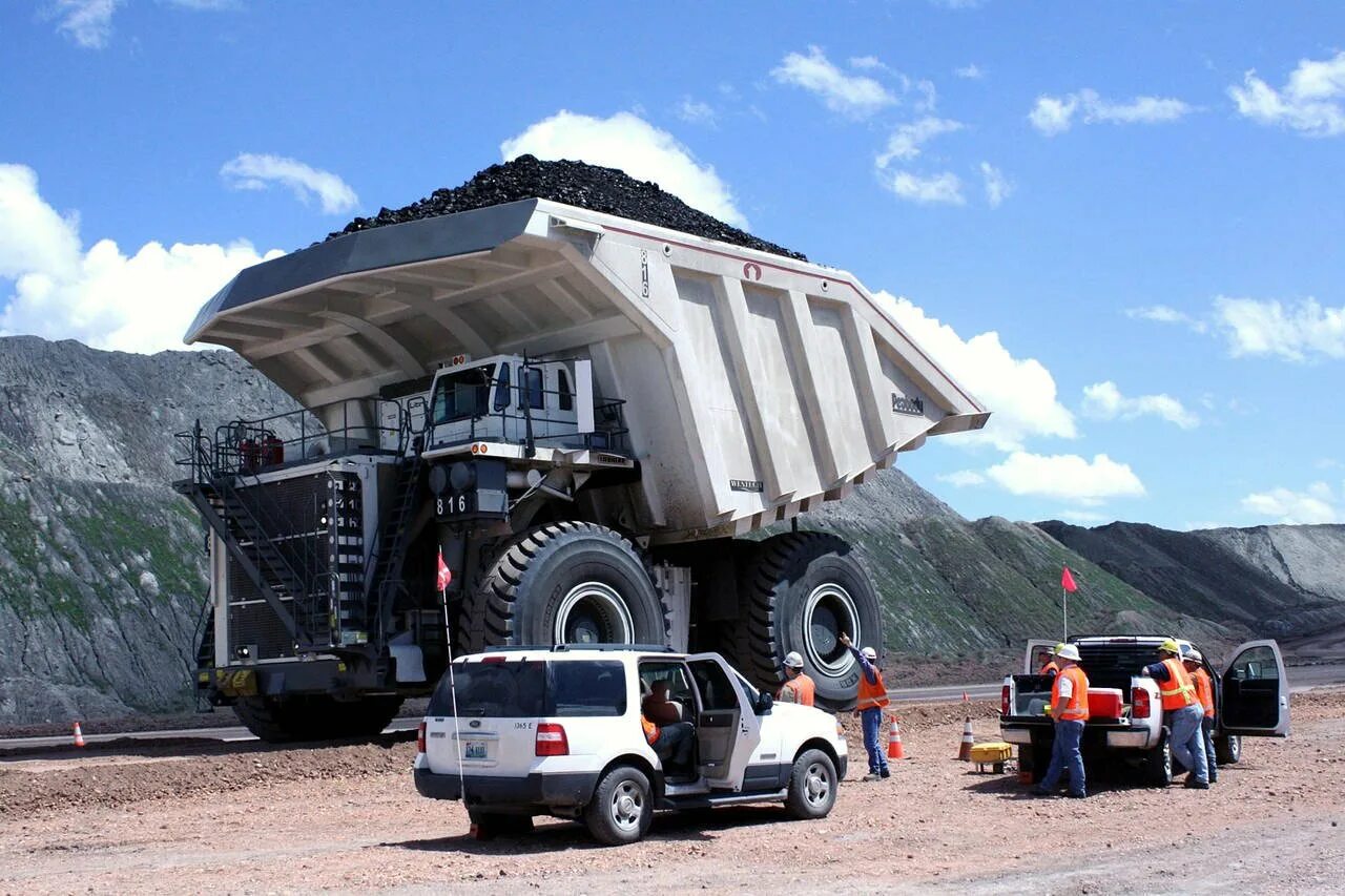 Liebherr t282c. Карьерный самосвал Liebherr t282b. Самосвал Terex 33-19 «Titan». Карьерный самосвал Kress.