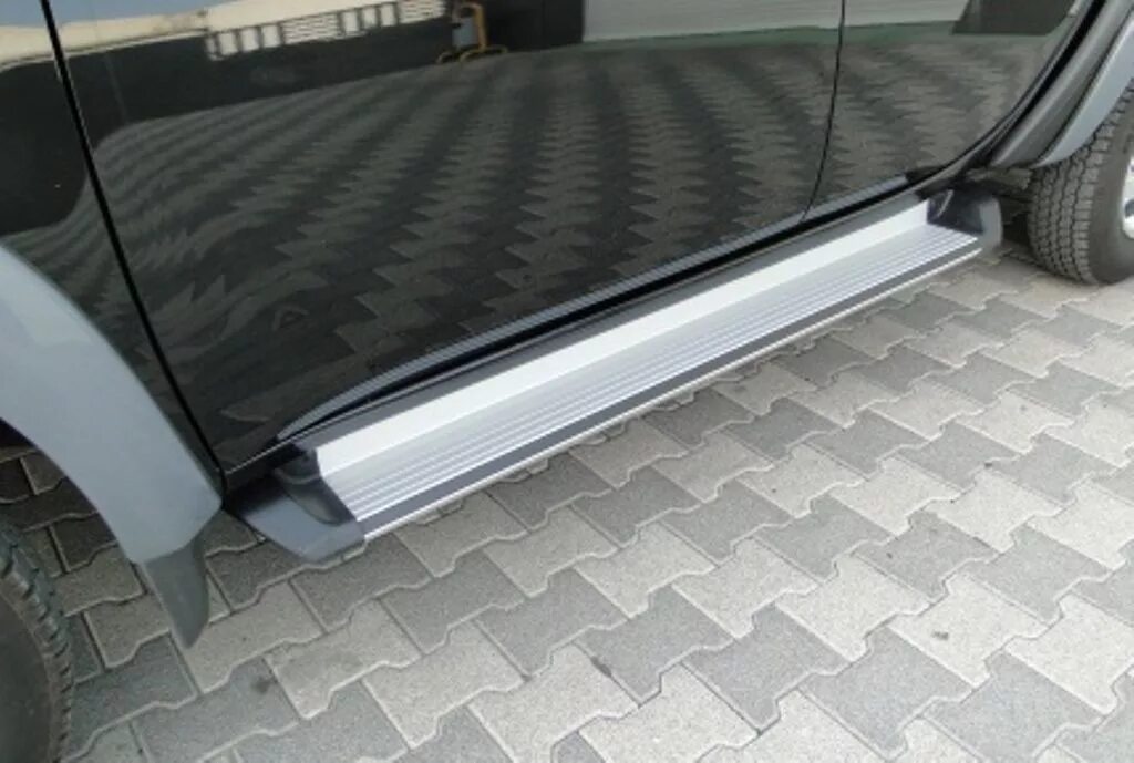 Пороги mitsubishi l200. Пороги силовые mitsubishi l 200. Силовые пороги на л200. Mitsubishi l200-iv пороги. Пороги на l200 мицубиси 2022.