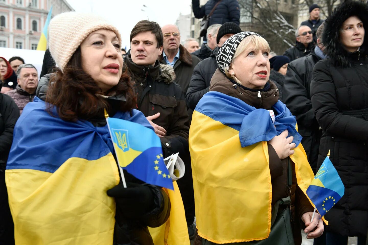 Северные украинцы. Украинцы люди. Украинцы фото. Хохлы в ЕС. Митинги украинок в ЕС.