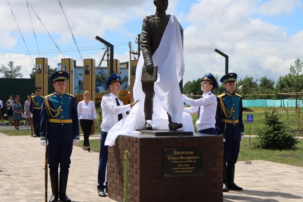 1 июля откроют. Мемориалы прокуроров Прохоровка. Прохоровка Губкин. Прохоровка фото. Ветераны ВОВ Прохоровки Белгородской области.