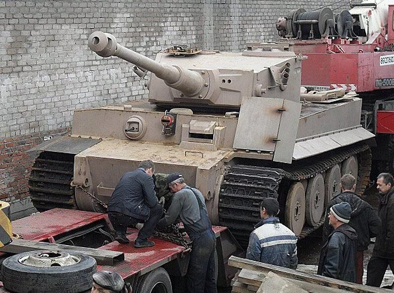 Где строили танки. Танк тигр. Танки тигр. Немецкий танк белый тигр. Самарский тигр танк.