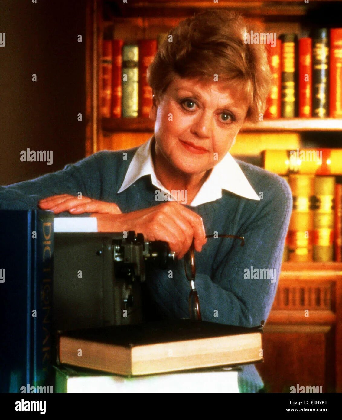 Женщина детектив. What does she wrote. Гиф fletcher. What does she wrote. What does she wrote.