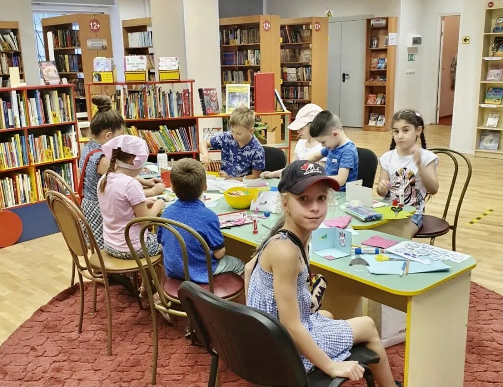 Яренская библиотека фото. Мастер библиотечная. Мастер класс матрешка 3 класс. Русская матрешка мгфсо 2022. Мастер классы на лето в библиотеке.