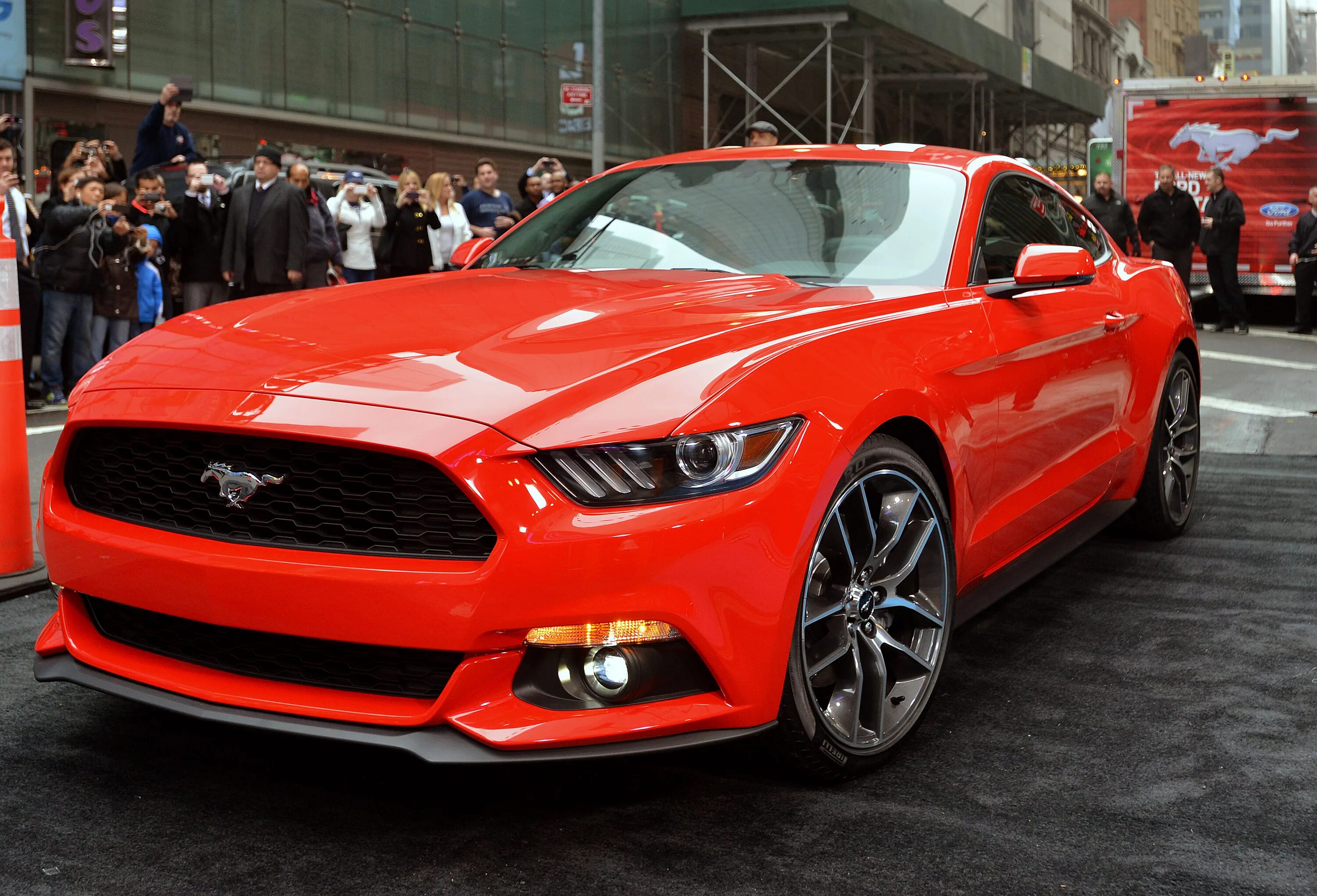 Форд Мустанг 2015. Форд Мустанг 2015 красный. Ford Mustang 2015. Ford Mustang 2015 красный.