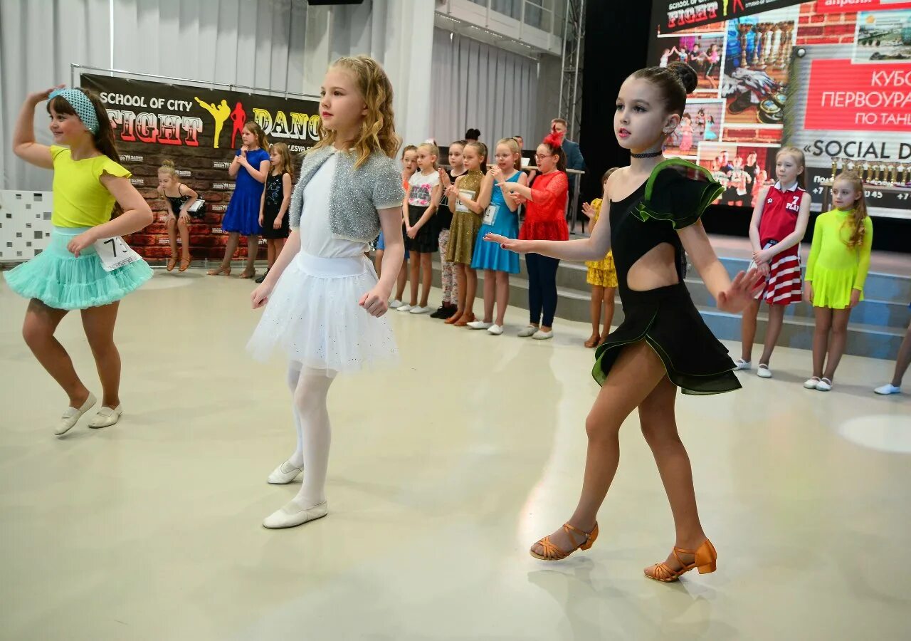 Студия танцев без правил первоуральск. Новогодний круиз москвариум. Бальные танцы первоуральск. Танцы в первоуральске на 5 лет. Кристалл танцевальная студия первоуральск.