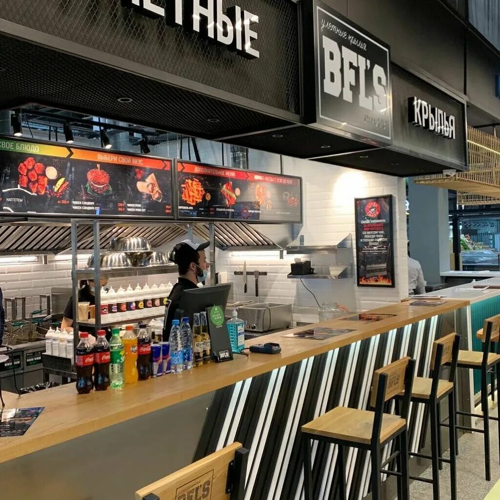 фудсолл привоз снаружи. фудмол жулебино. фудкорт привоз в жулебино. фудмол привоз на авиаконструктора миля. фудмолл привоз москва.