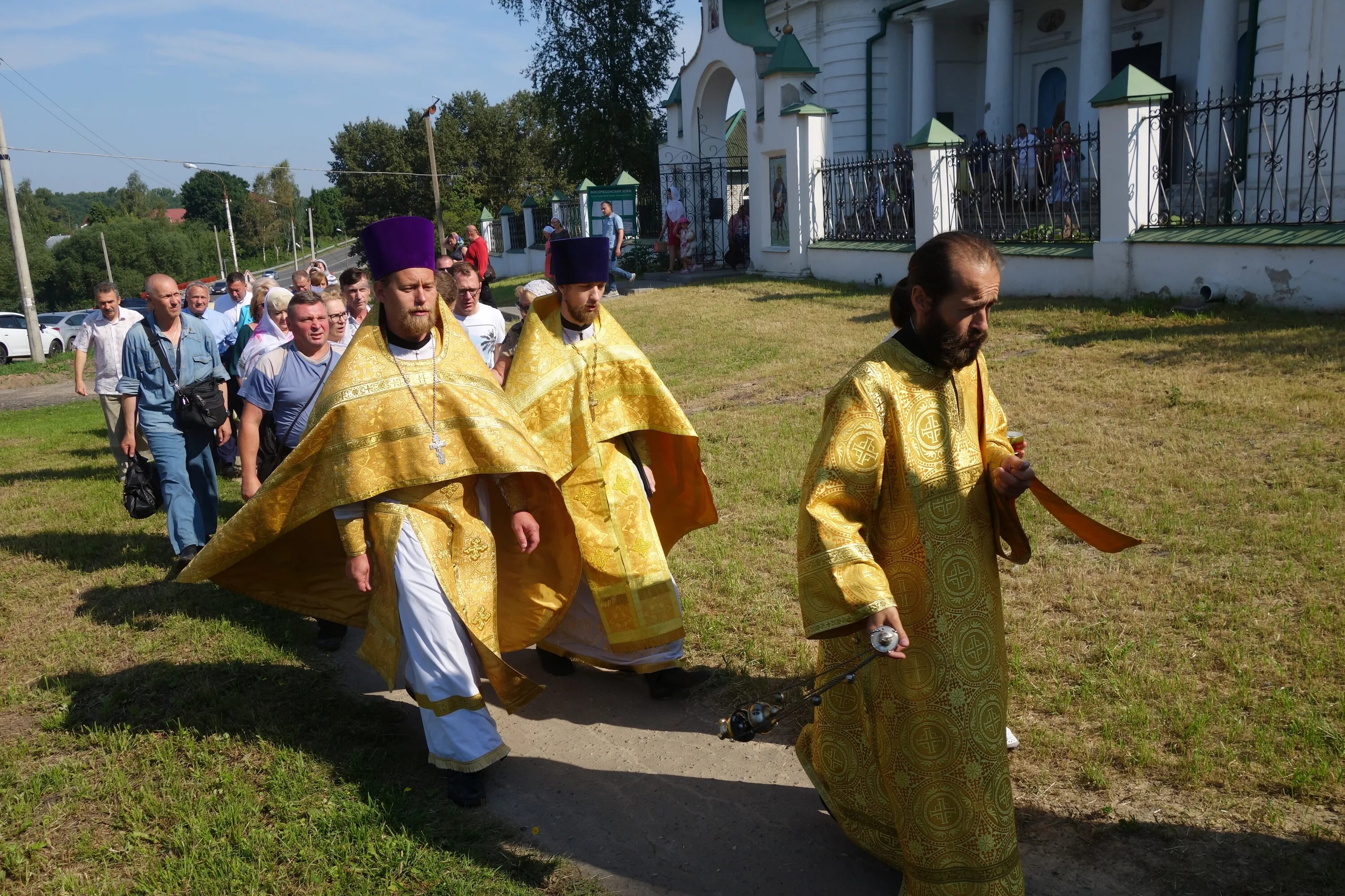 Молодинский храм. Воскресенский храм села молоди. Церковь молоди Чеховский район. Молоди Церковь настоятель. Погода в молодях