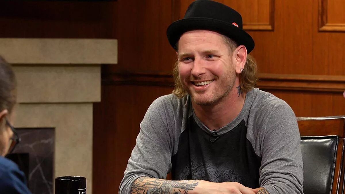 Corey Taylor. Corey Taylor в шляпе.