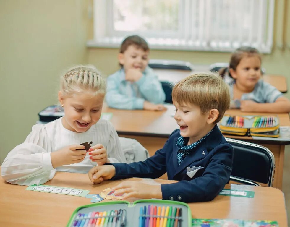 Продленка москва. Образование детей. Продленка для начальной школы. Воспитатель в школе. Занятия на продлёнке в школе.