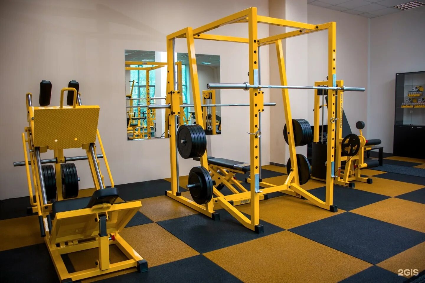 Дельта сириус тренажерный зал. Rock gym калининград. Отель турист в калининграде. Спортзал калининград. Фитнес залы калининград.