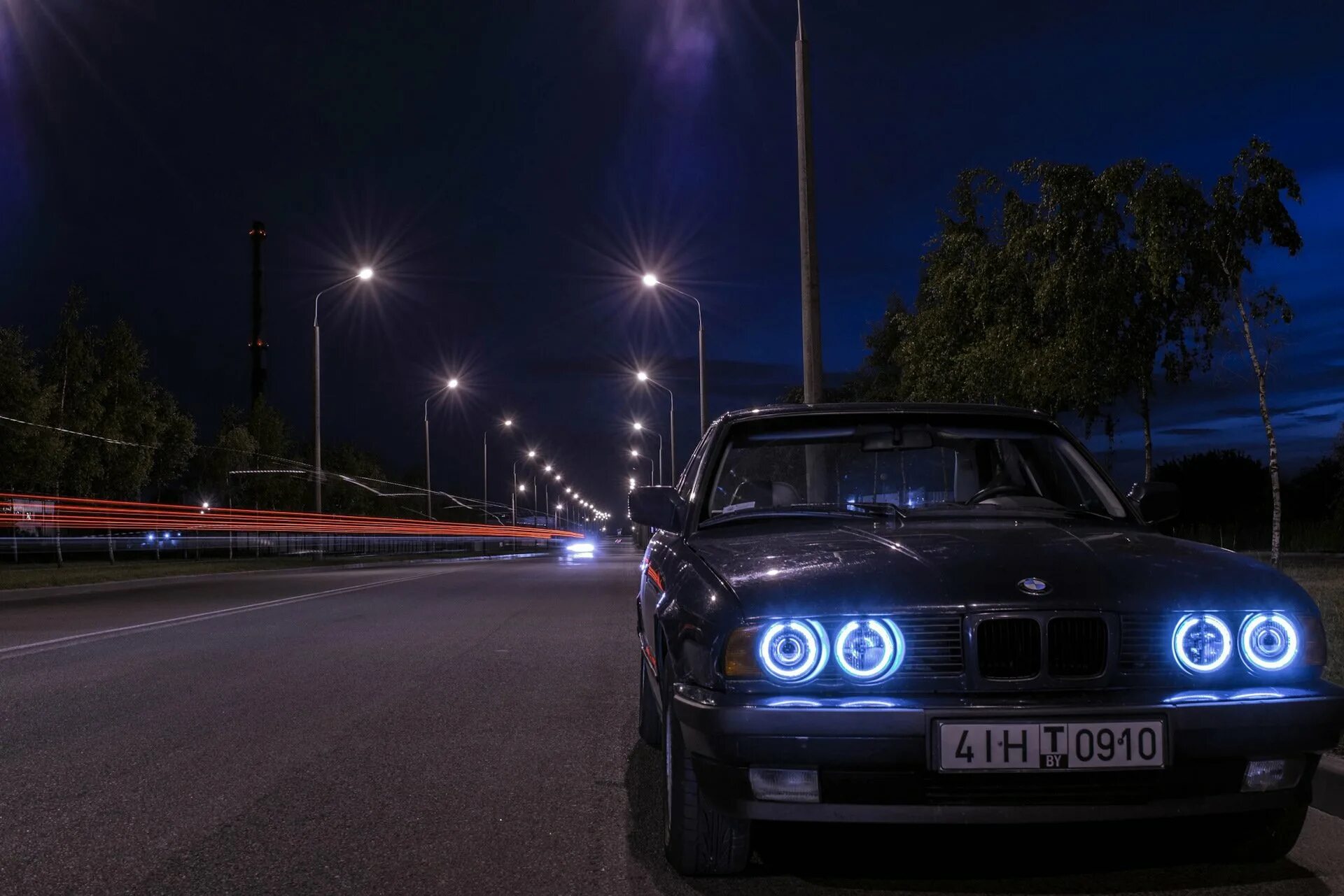 BMW e34 ночью. БМВ е34 ночью. BMW e34 Lights. БМВ м5 е34. Песню неоновые фары