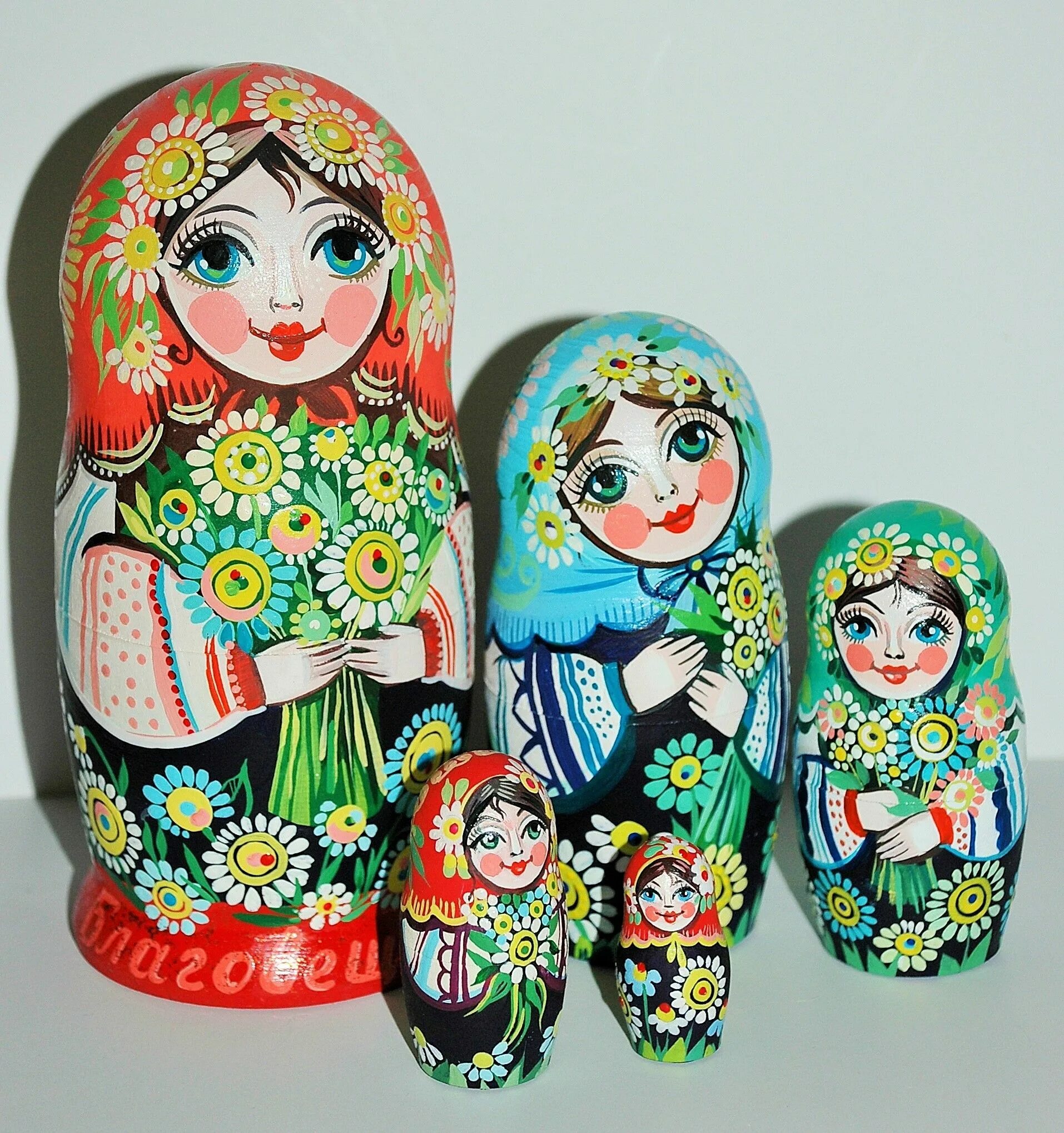 Матрешки роспись по дереву. Уральская матрешка роспись. матрешки расписные. матрешка роспись по дереву. разрисовать матрешку.