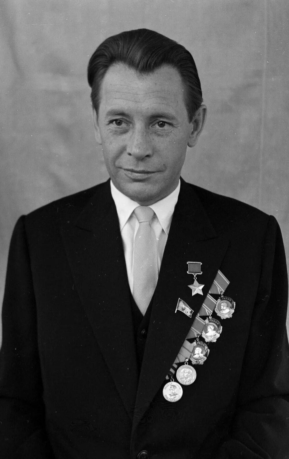 Машеров портрет. Машеров партизан. Машеров портрет. Портрет машерова. Машеров партизан.