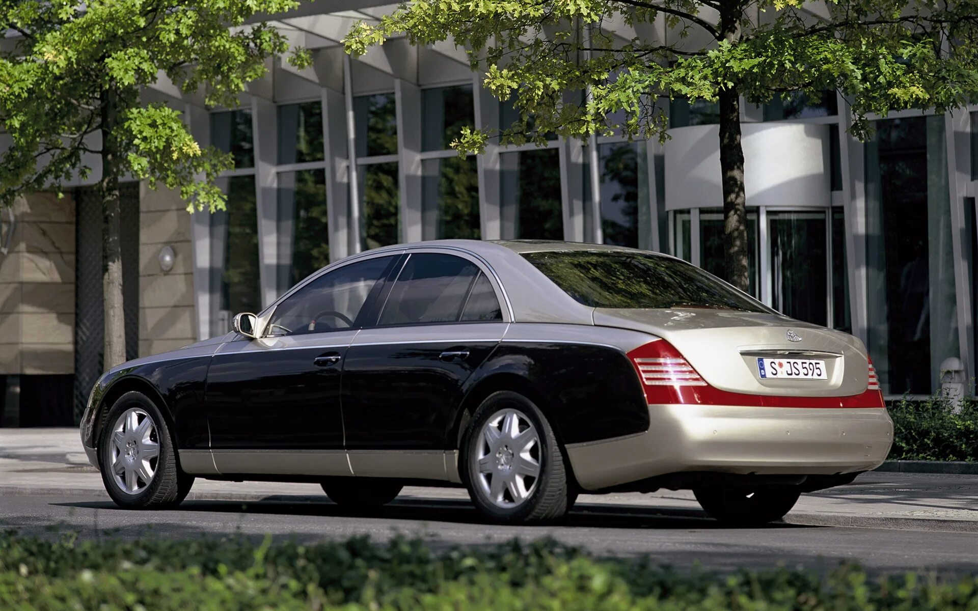 Что такое майбах. Maybach 57. Maybach 57 2002. Мерседес Майбах 57s. Mercedes Maybach 57s.