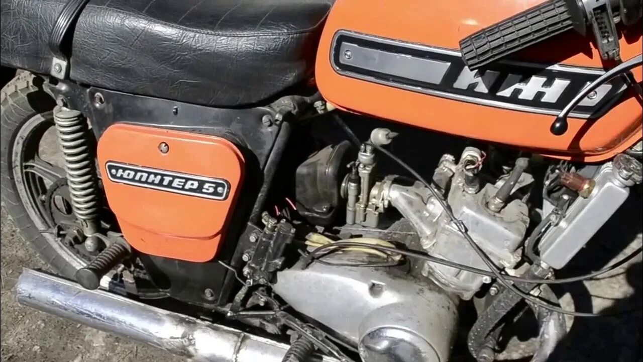 иж юпитер 5 залив масла. масло 2т для иж юпитер 5. какое масло заливать в двигатель мотоцикла иж планета 5. масло для мотоцикла иж планета 5. масло в коробку мотоцикл иж планета-5.