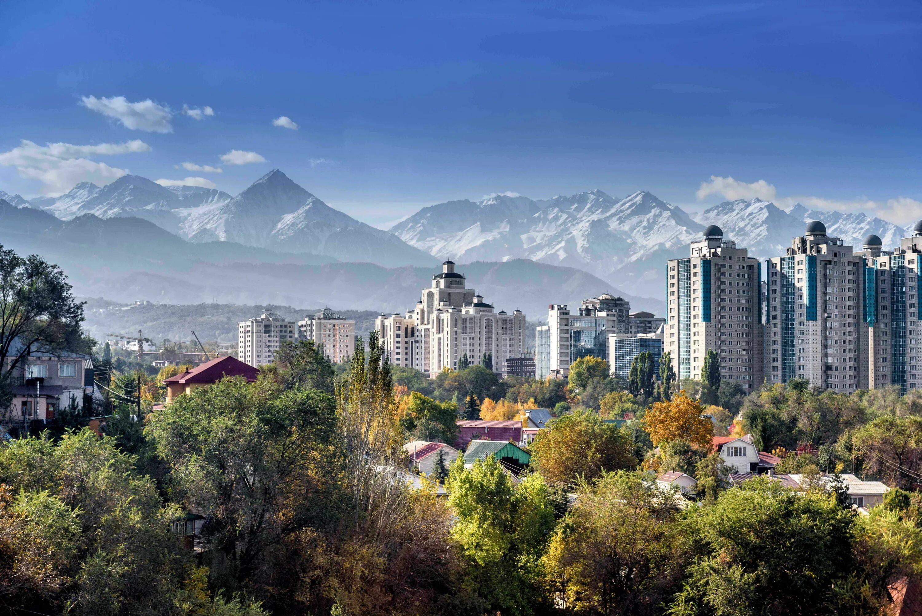 Almaty city. Алма-Ата Казахстан. Алма-Ата столица Казахстана. Алма Ата город в горах. Алма-Ата Казахстан горы.