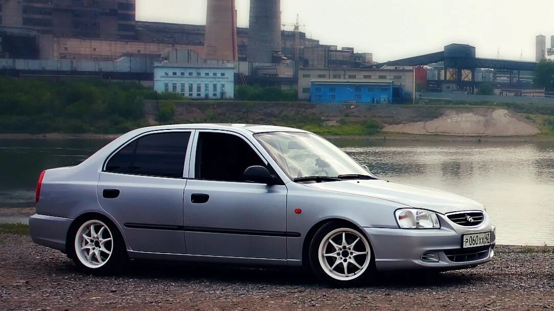 Белый хендай акцент тагаз. Хендай акцент 90. Hyundai accent 2 поколение. Гвардейский акцент. Гвардейский акцент.
