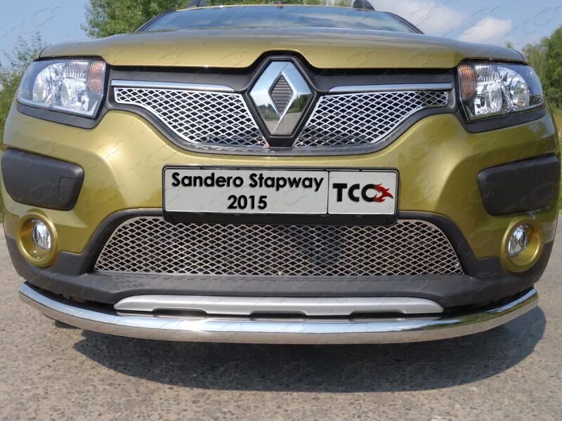 Решетка сандеро. Решетка радиатора renault sandero stepway 2. решетка радиатора рено сандеро степвей 2. renault sandero stepway решетка радиатора. решетка радиатора рено сандеро 2.