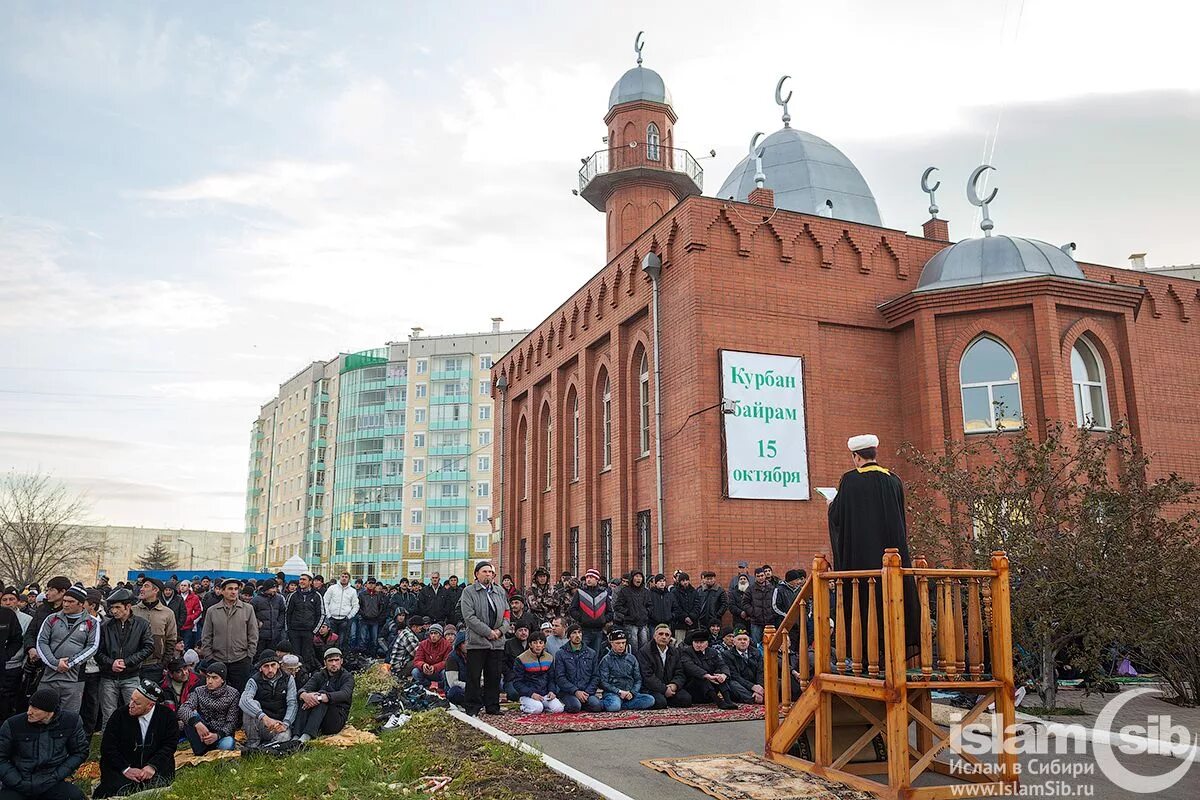 Курбан байрам уфа. Соборная мечеть Красноярск. Курбан байрам мечеть Красноярск. Мечеть в Красноярске на Металлургов. Красноярск, мечеть, 24.07.2023.